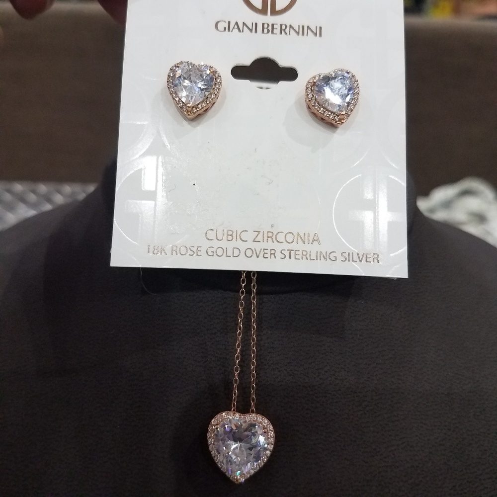 Gini Bernini heart set with earrings and pendant